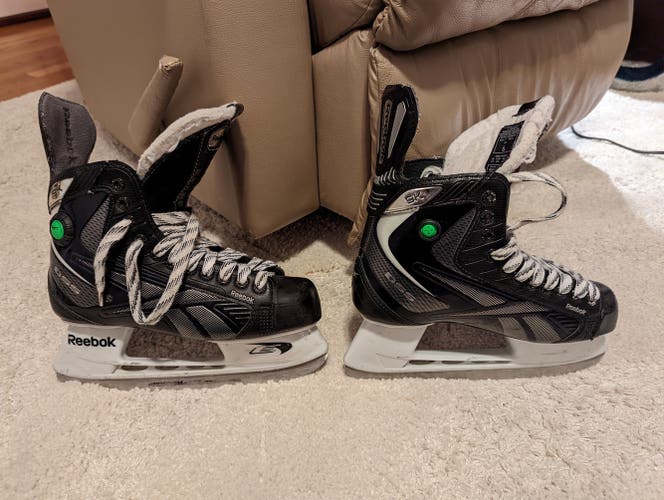 Senior Reebok 9k Hockey Skates Size 6 Regular Width