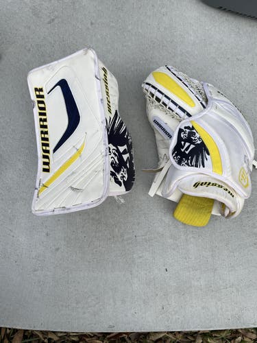 Warrior Messiah Pro Hockey Goalie Blocker Catcher Senior Glove Navy full right