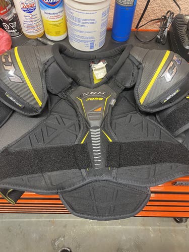 Senior Large CCM Pro Stock Tacks 7092 Shoulder Pads