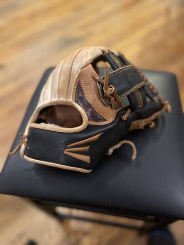 High School/College Infield 11.75" Baseball Glove