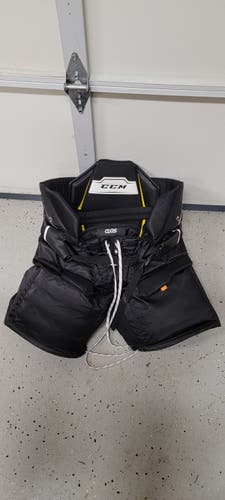 Black Hockey Goalie Pants Senior Used Large CCM Axis pro