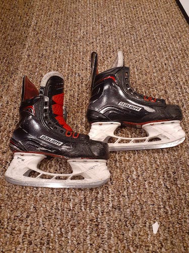 Hockey Skates Junior Used Bauer Vapor 1X Regular Width Size 3