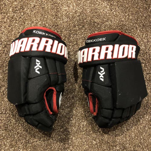 Chicago Blackhawks Gloves Used Senior Warrior Dynasty AX1 14" Pro Stock