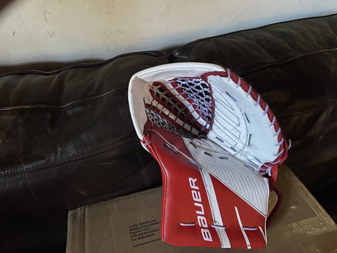 Red Senior Used Bauer Regular Supreme 3s