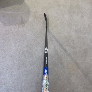 Intermediate Right Handed Mid Pattern  XC9 ACF Hockey Stick