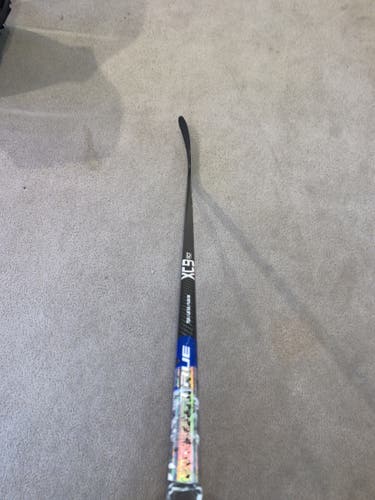 Intermediate Right Handed Mid Pattern  XC9 ACF Hockey Stick