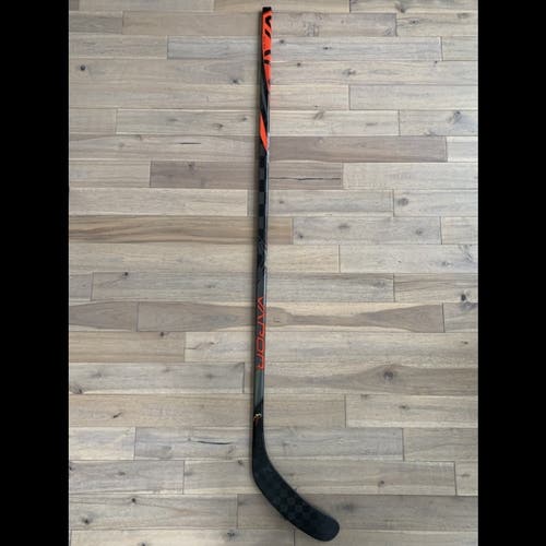 Bauer Vapor FlyLite P28M 70 Flex RH Hockey Stick