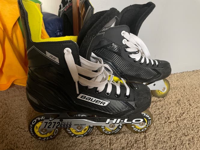 Junior Bauer Regular Width Size 5 RS Inline Skates