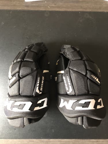 Black Senior CCM 14"  Tacks 6052 Gloves