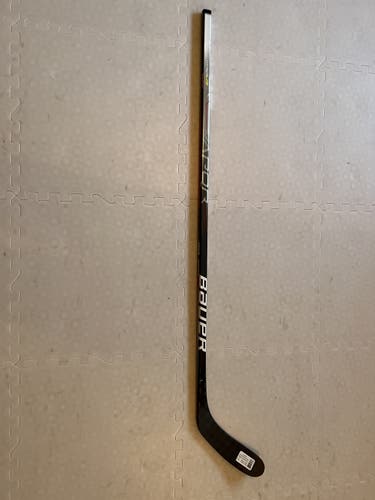 Bauer Vapor Hyperlite Ice Hockey Stick 30 Flex Left Hand P28