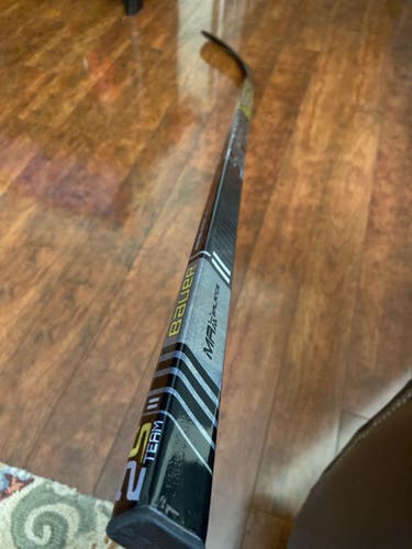 Used Bauer Supreme 2S Team Right P88 87 Flex Grip - 6646
