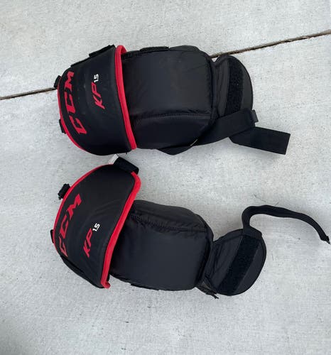Like New:  Senior CCM 1.5 Goalie Knee Protectors
