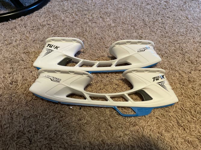 New Bauer Tuuk 263 mm Lightspeed Edge