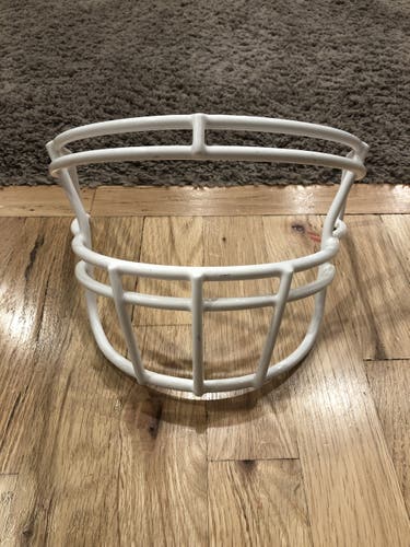 Used White Schutt DNA Pro+ Facemask