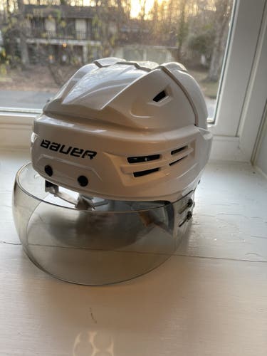 Medium Bauer Pro Stock IMS 9.0 Helmet Tinted Bauer Straight Cut Visor