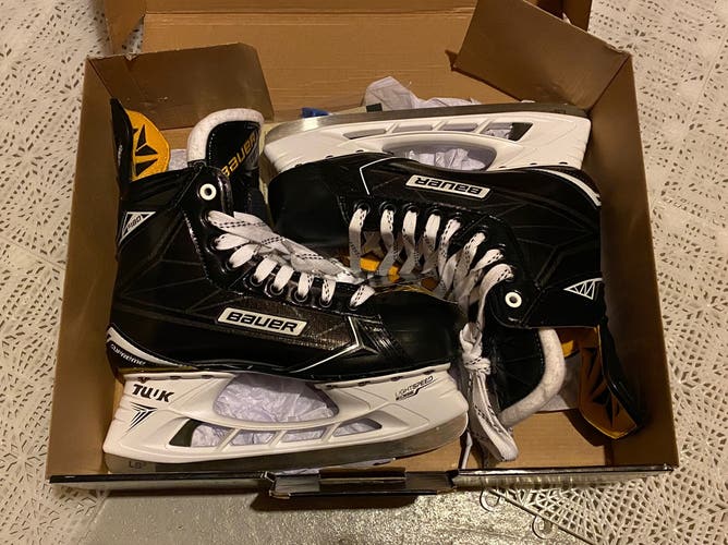 New Senior Bauer  Supreme S180 Size 7D Hockey Skates