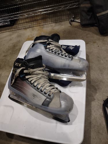 Hockey Goalie Skates Senior Used Bauer Vapor XIV Regular Width Size 11