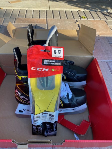 Hockey Skates Senior New CCM Super Tacks AS3 Pro Regular Width Pro Stock Size 10.5