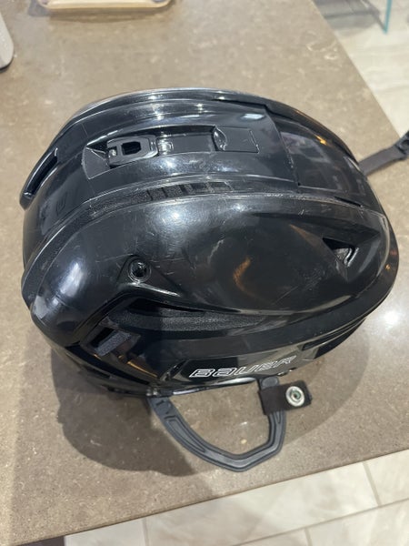 Black Used Medium Bauer Pro Stock Re-Akt 150 Helmet