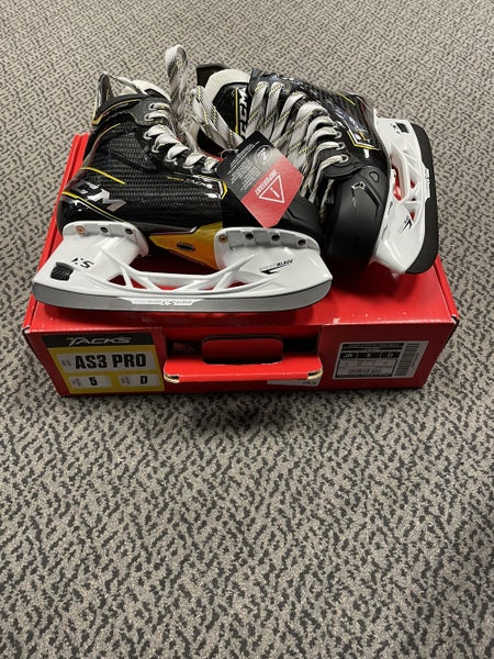 CCM AS3 Pro Size 5 d width skate