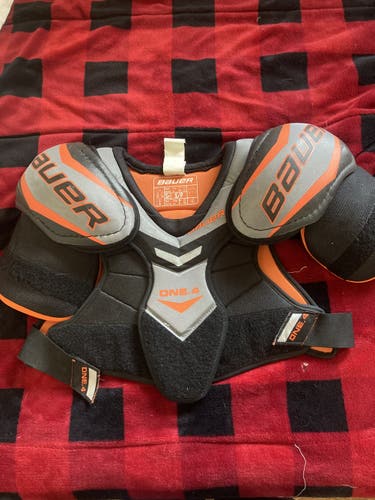 Shoulder Pads Used Senior Small Bauer Supreme One.4
