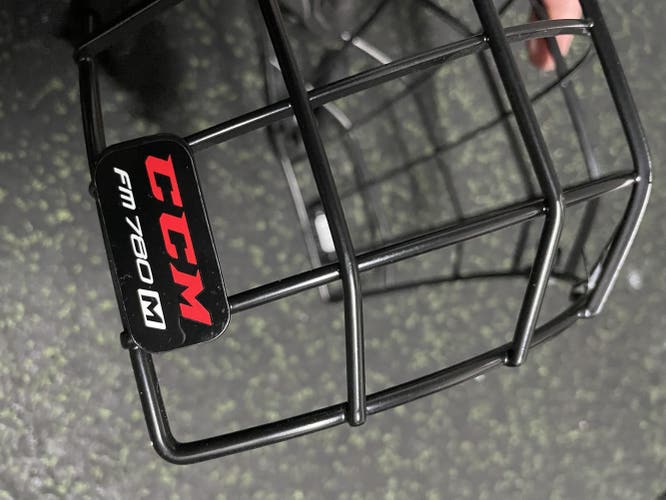 Senior Medium CCM Full Cage FM780