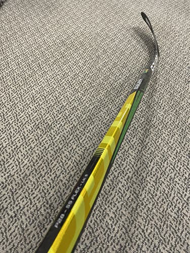 Bauer UltraSonic P28 curve 55 Flex right hand stick
