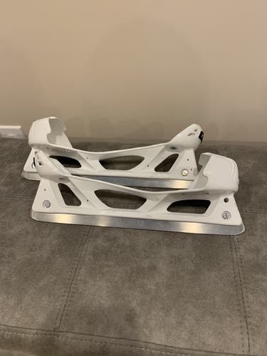 CCM Attack Goalie Holders/Cowling