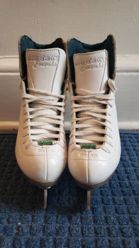 Reidell Emerald Figure ice  Skates  Size 4.5- white Pre-owned