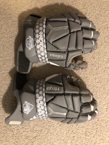 RARE Epoch Integra Elite “Committed Academy” Used Lacrosse Gloves