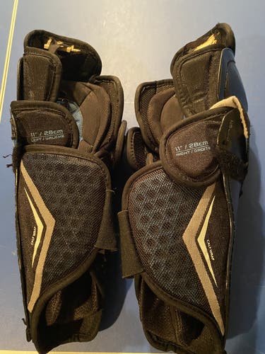 Hockey Shin Pads Used Youth Bauer Supreme One.6 11"