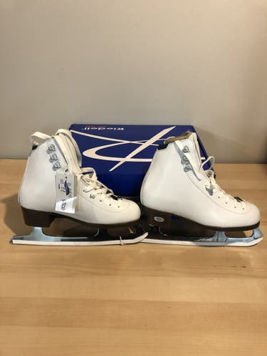 NEW Riedell Emerald 19 Junior Skates Size 3.0