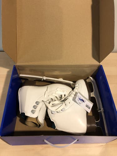 NEW Riedell Emerald 19 Junior Skates Size 12.5