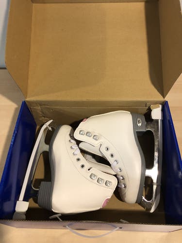 NEW Riedell Pearl 14 Junior Skates Size 12.0
