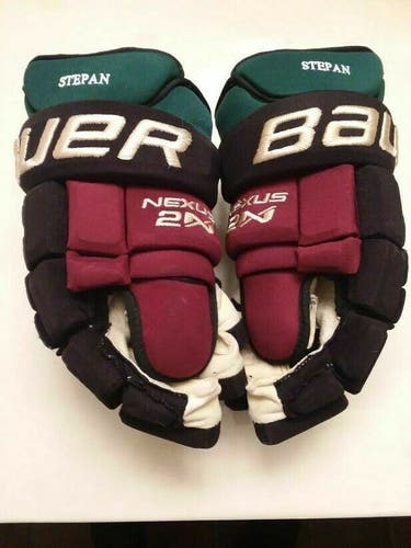 Arizona Coyotes Derek Stepan game-worn 15-inch Bauer Nexus 2N throwback gloves 2019-20 season