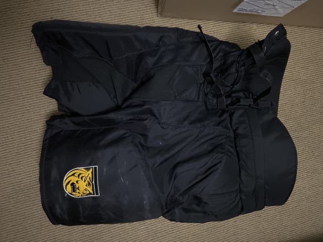 Used Bauer Supreme Pro Stock Pants - NCAA - Senior Small (UP542)