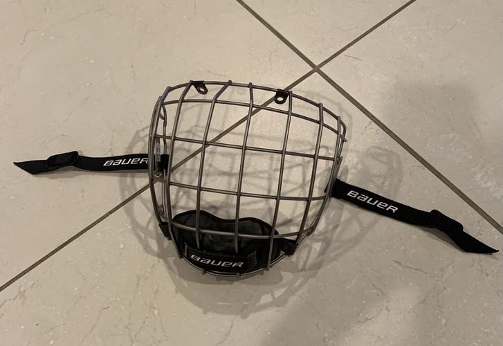 Junior Medium Bauer Full Cage Re-Akt Cage