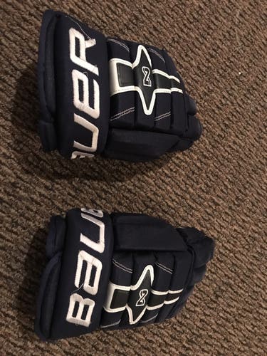 Bauer Nexus 7000 hockey gloves