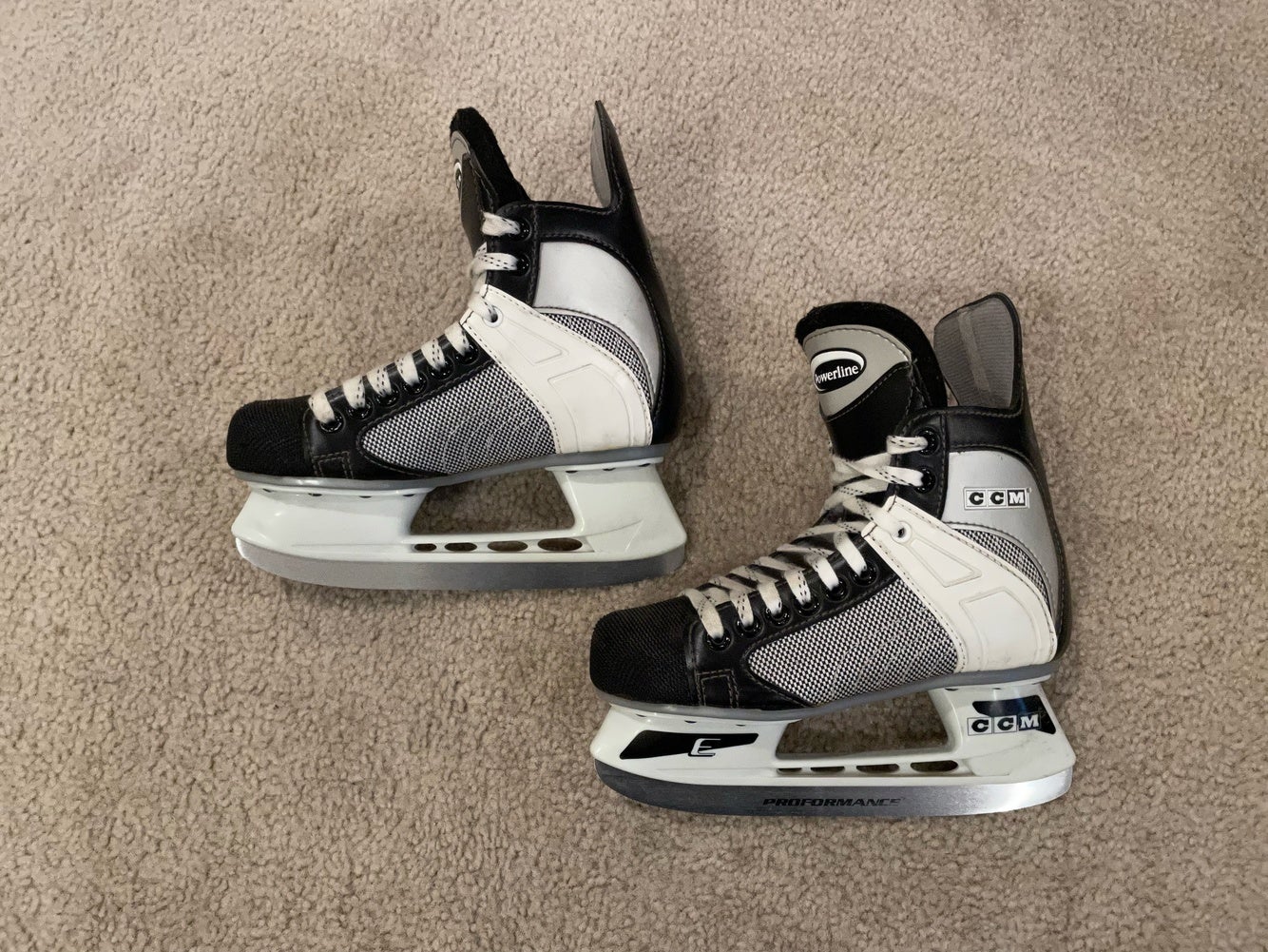 Used CCM POWERLINE 120 Junior 02 Ice Hockey Skates Ice Hockey Skates