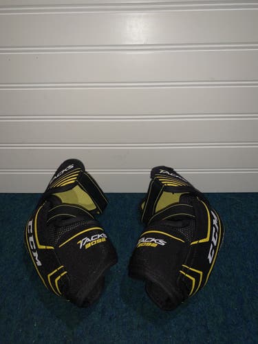 Used Medium CCM  Tacks Elbow Pads