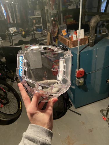 Senior Large Bauer Concept 2 Full Shield