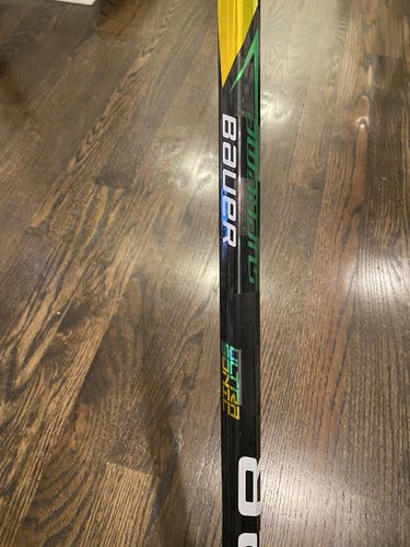 Senior Right Handed P28 70 Flex Bauer Supreme UltraSonic Hockey Stick