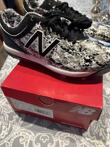 Youth Molded Cleats New Balance 4040v5