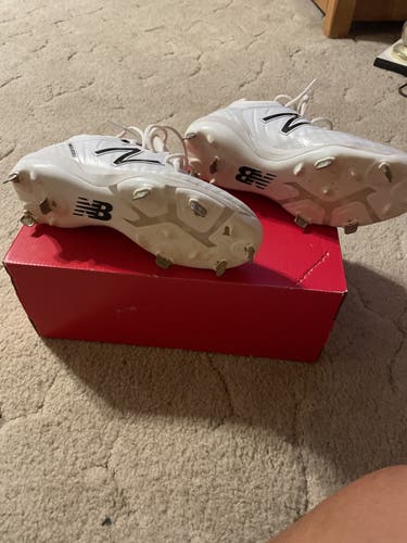 White Men's Metal Low Cut