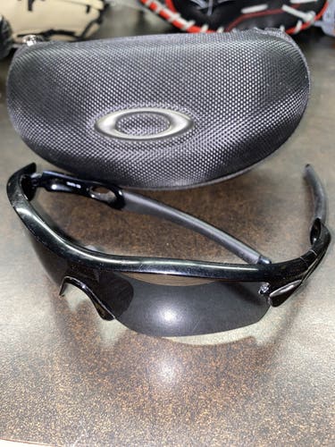 Oakley radar sunglasses with hard case