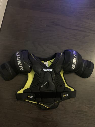 Senior Medium Bauer Supreme S29 Shoulder Pads