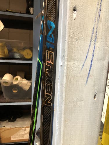 Senior Right Handed Heel Pattern  Nexus 1N Hockey Stick