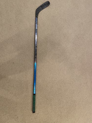 Senior Right Handed Toe Pattern  Nexus 2N Pro Hockey Stick