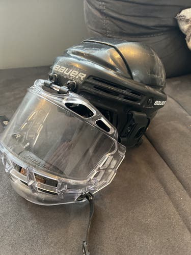 Black Used  Bauer  BHH2100JR Helmet