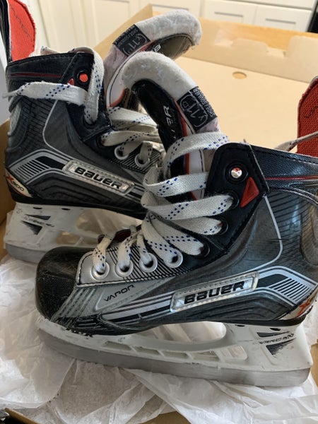 Hockey Skates Youth Bauer Vapor X900 Size 11y